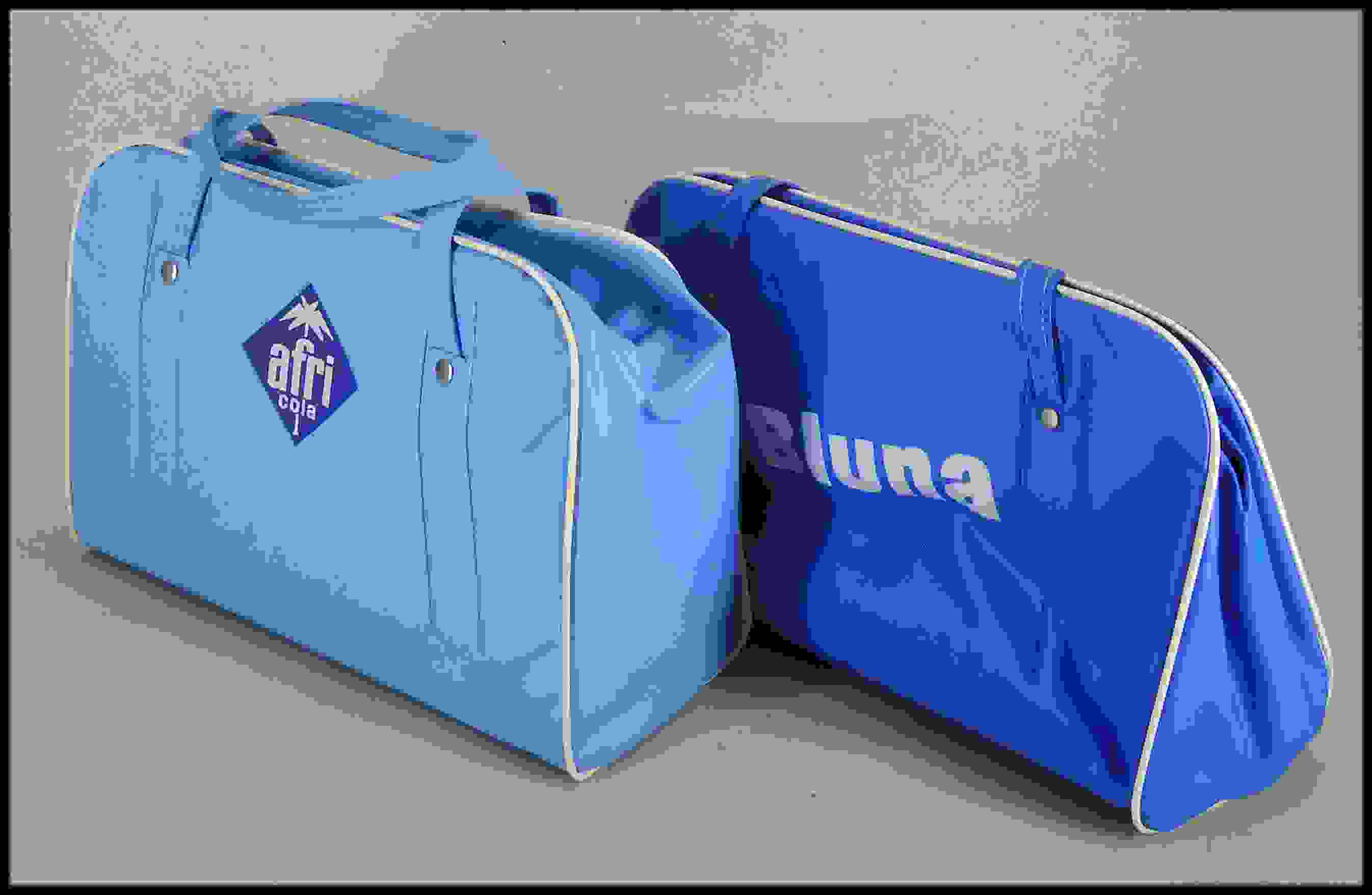 2 Kühltaschen Afri Cola und Bluna 